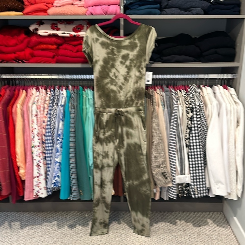 Sophia Vergara olive tie dye cap sleeve jumpsuit size XS NWT